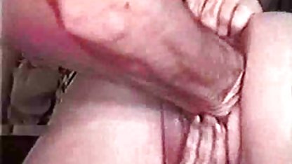 Tutkulu piliç karlı bir ormanda bir oral seks verir türk sakso vk