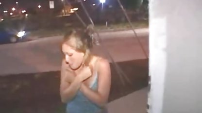 Deneyimli MILF aynı sex porn türk anda iki horoz emiyor
