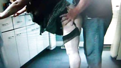 Onun türbanlı bayan pornosu odasında uyurken kız kardeşini çekti
