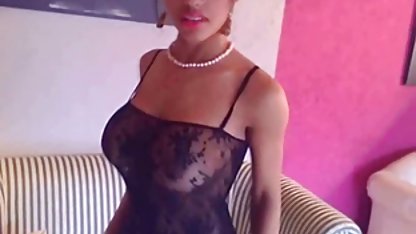 Yaşlı bir baba, kızının göğsüne türk seks porn buruşuk bir penis çeker