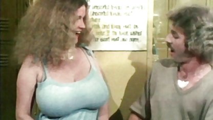 Teyze yeğeninin parmaklarını gördü ve katılmaya pornosu olan türk ünlüler karar verdi.