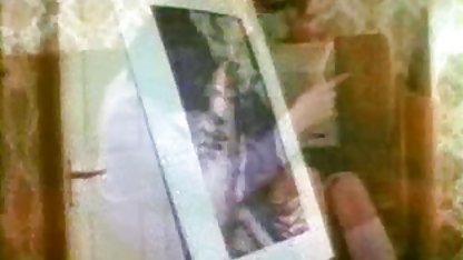 Genç sürtük şişe çevirmece porn çeşitli pozlar becerdin almak için seviyor
