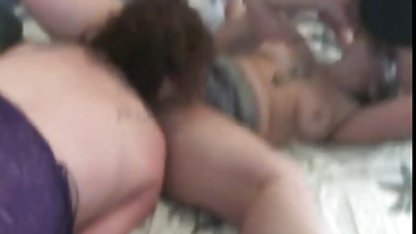 Kısacık bir türk gizli çekim porn tanıdık, sevimli bir kızla siktiğime döndü