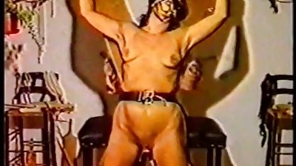 Lezzetli turkpornoifsa şekilli bir çikolata üzerinde gözetleme