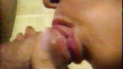 Kız o türkçe ifşa porn fahişe gibi becerildiği yere geldi