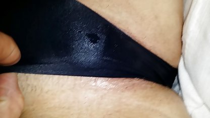 Rus türk pornı genç kedi sikikleri ve onu klitoris masturbates